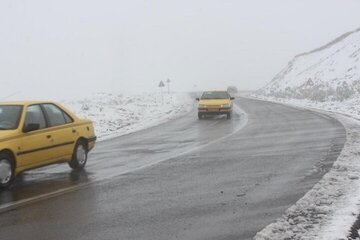 بارش عجیب برف در جاده چالوس
