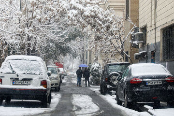 فقط در این منطقه تهران برف می‌بارد