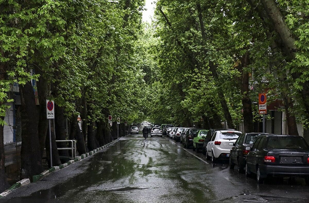 تهران نفس کشید / هوای قابل قبول در روز بارانی