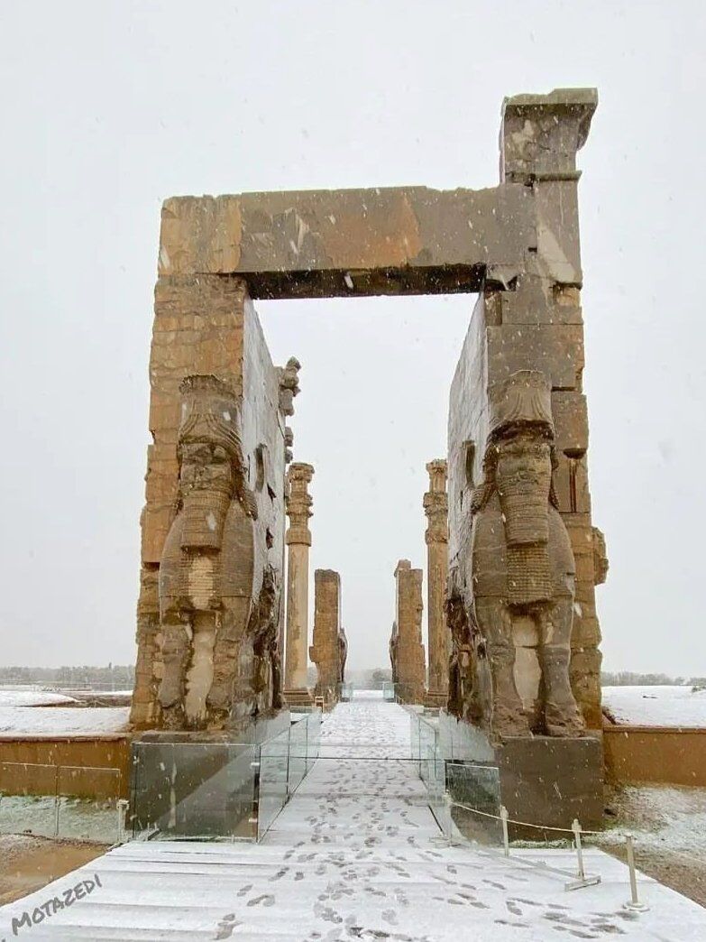 تخت جمشید برفی را دیده بودید؟ +عکس تخت جمشید برفی را دیده بودید؟ +عکس