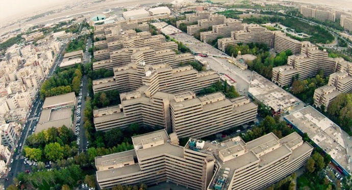 آپارتمان‌های اکباتان تهران چند؟