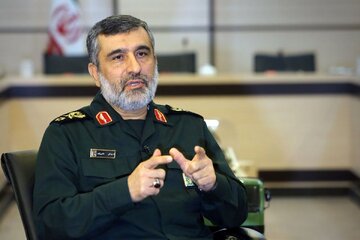 سردار حاجی‌زاده: انتقام سخت، اخراج آمریکا از منطقه است و صرفا با موشک به دست نمی‌آید