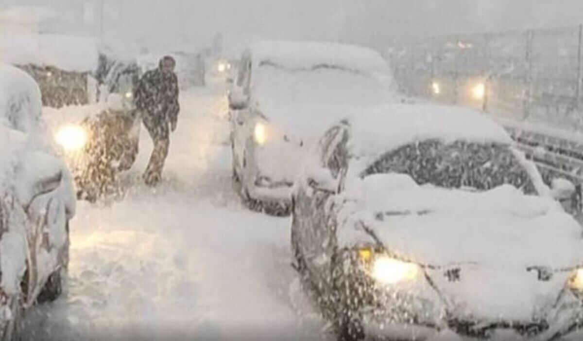 ایران رکورد بزرگترین بوران برف را شکست / بارش برف ۱۴ روزه! + فیلم