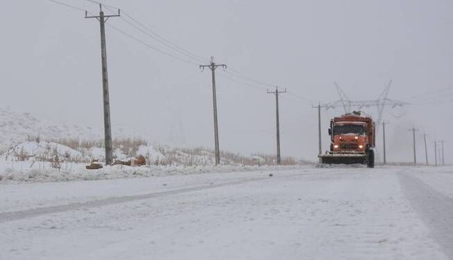 خانههای این روستا بعد از بارش برف مدفون شدند!