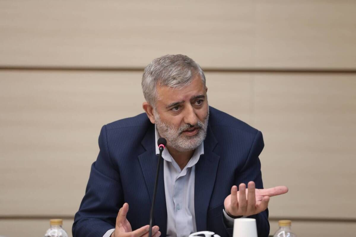 نماینده لاهیجان: برنج سال گذشته در انبارها باقی مانده است، اما واردات انجام میشود