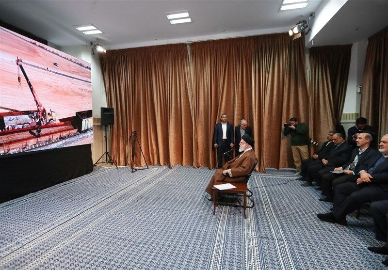 بازدید رهبر معظم انقلاب از نمایشگاه توانمندیهای تولید داخل + فیلم