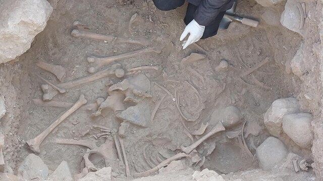 کشف بقایای تدفین ۴ انسان پشت یک سد + عکس