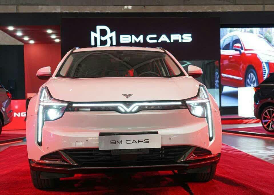 ستارهی برقی چشم بادامی اتواکسپوی تهران؛ Neta U