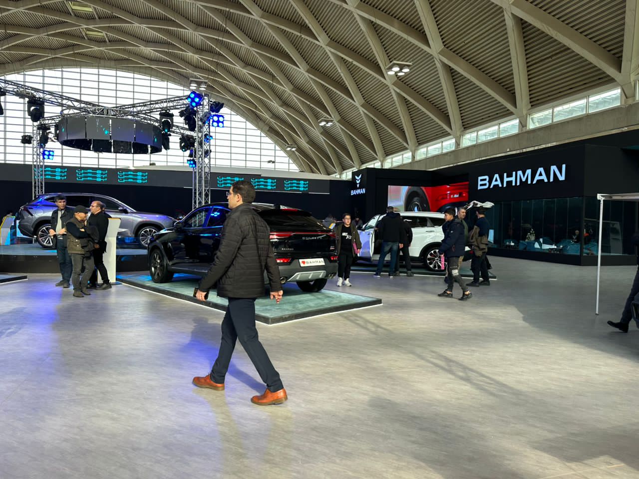 تیتر:گروه بهمن با محصولات جدید در اتو اکسپو تهران/ نتا U و فیدلیتی جدید به بازار می آیند