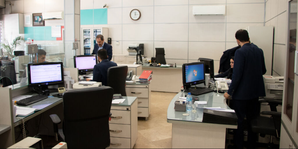 عیدی دولت به کارمندان / منتظر واریز ۲۰ میلیونی باشید! + جزییات