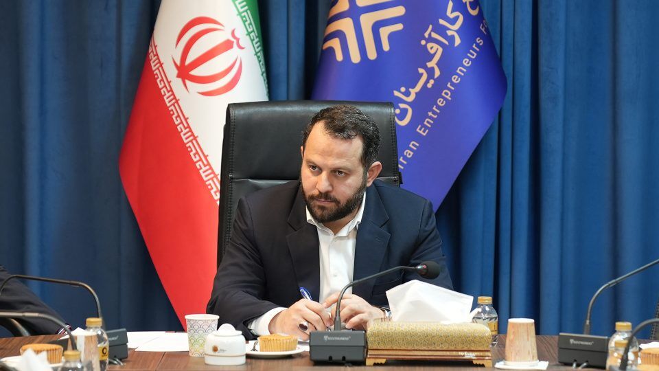 لزوم افزایش صادرات کالاهای با ارزش افزوده بالا و دانشبنیان