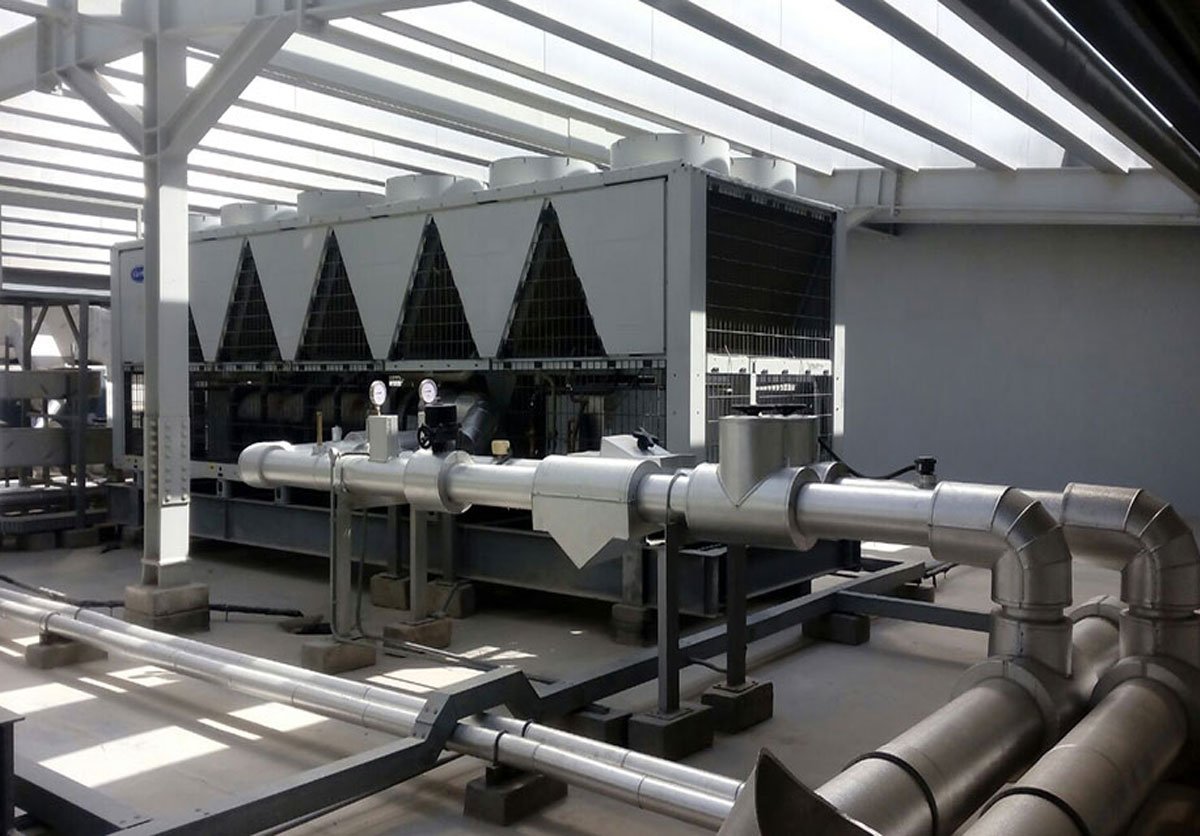 راهنمای انتخاب بهترین چیلر برای محیطهای صنعتی