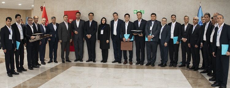 قدردانی از روسای شعب بانک ملت با حضور رییس کل بانک مرکزی