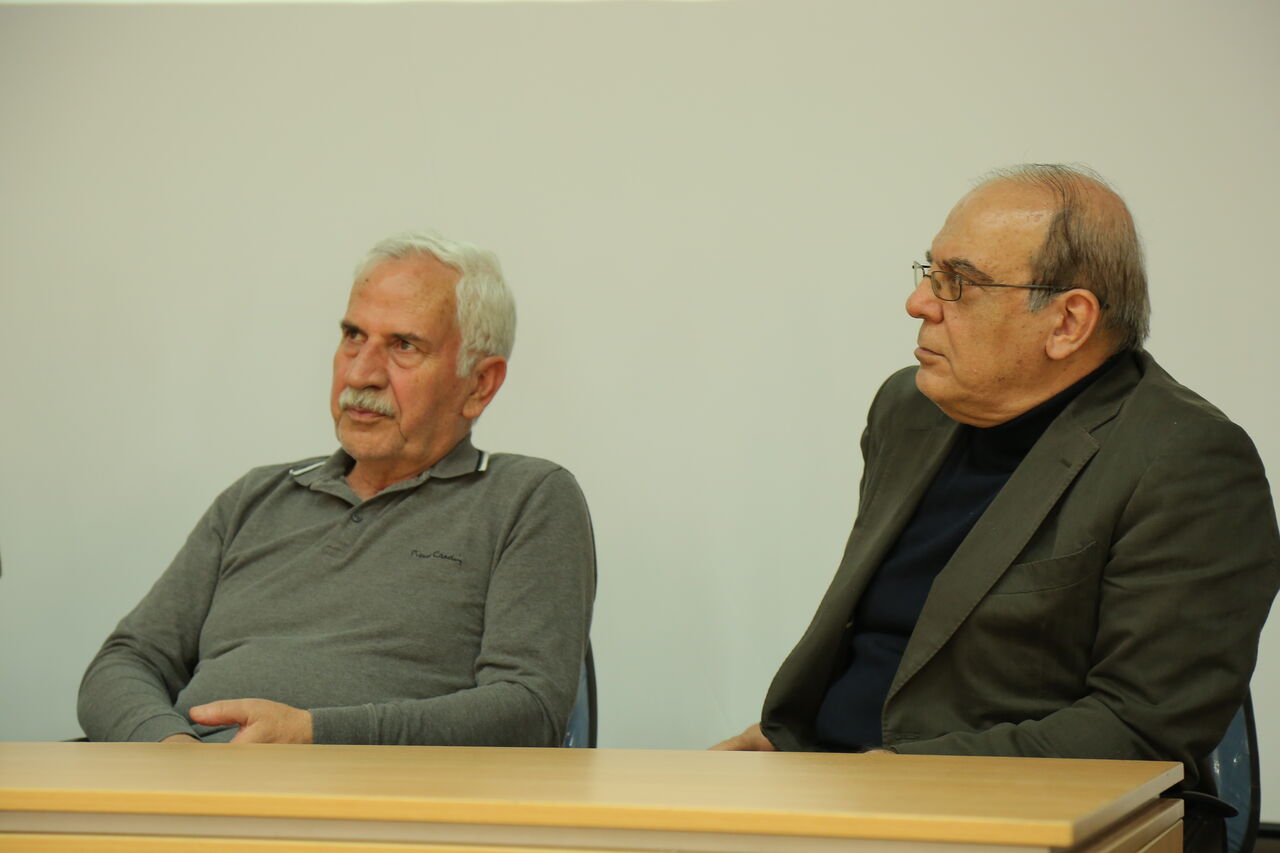 مردم ایران تا بن دندان آمریکایی شده اند/ تورم از سرطان هم بدتر است