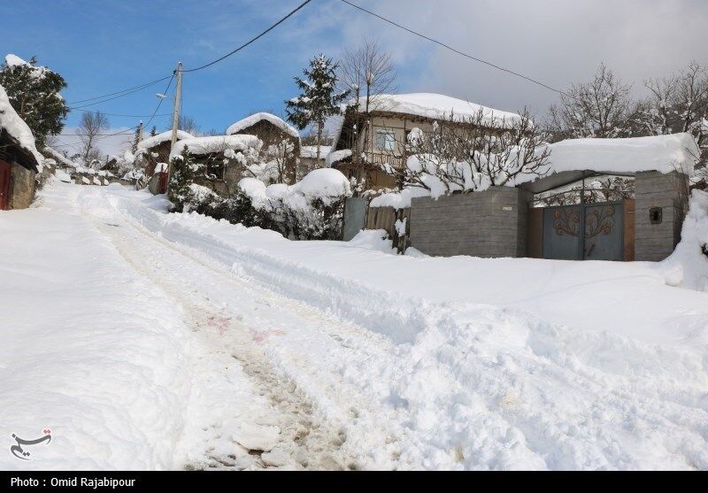 تصاویری از خسارت‌ غم انگیز برف در افغانستان + فیلم
