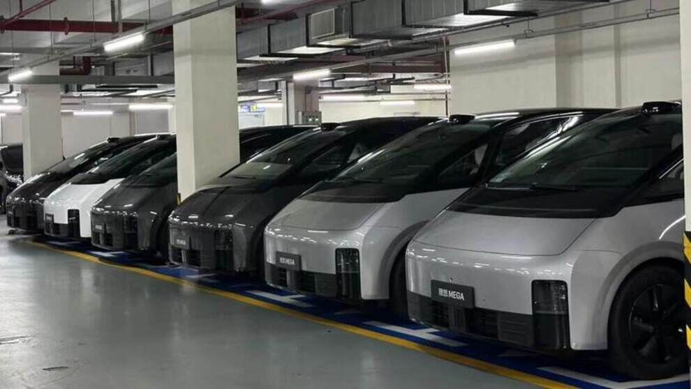 لی اوتو مگا؛ معرفی MPV چینی که از پورشه تایکان هم بهتر است! + عکس