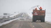 جاده‌های خراسان رضوی همچنان درگیر برف و کولاک است