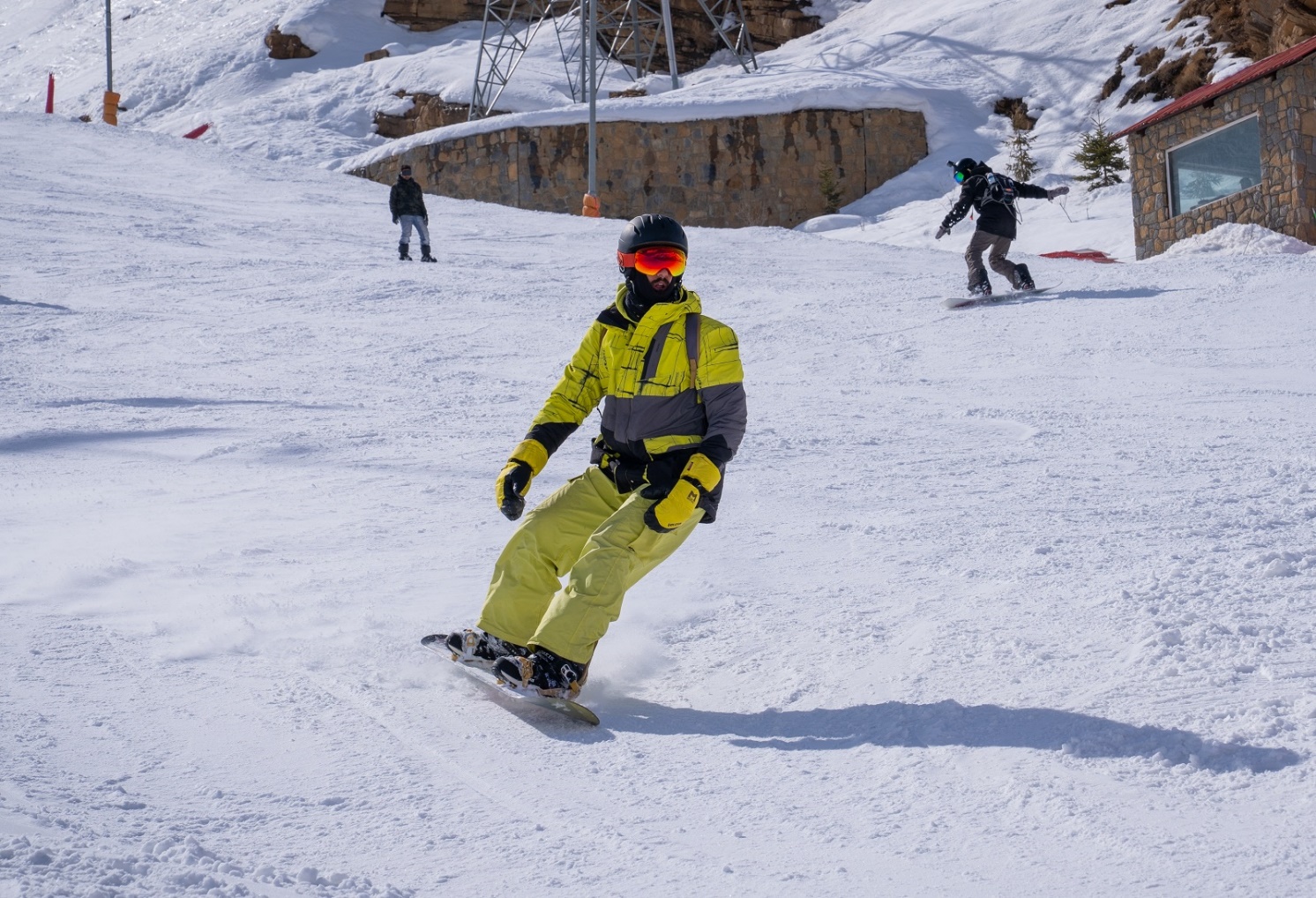 قهرمانی در قلب کوهستان در مسابقات جایزه بزرگ اسکی اسنوبرد MVM