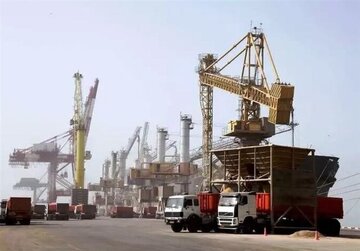 Over 19 Million Tons of Basic Goods Unloaded at Iranian Ports in 11 Months