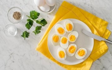 سفیده تخم مرغ بخوریم برای سلامتی بهتر است یا زرده آن؟