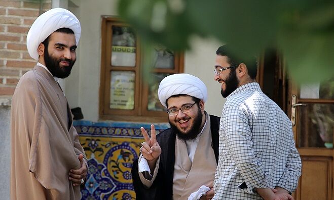 درآمد یک روحانی در تهران ماهیانه چقدر است؟