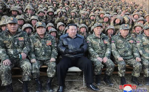 رهبر کره شمالی سوار خودروی اهدایی پوتین شد!