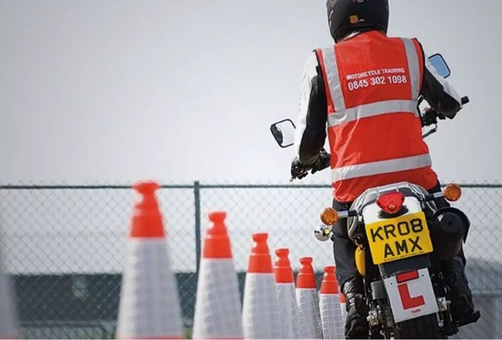 هزینه گواهینامه موتور چقدر است؟