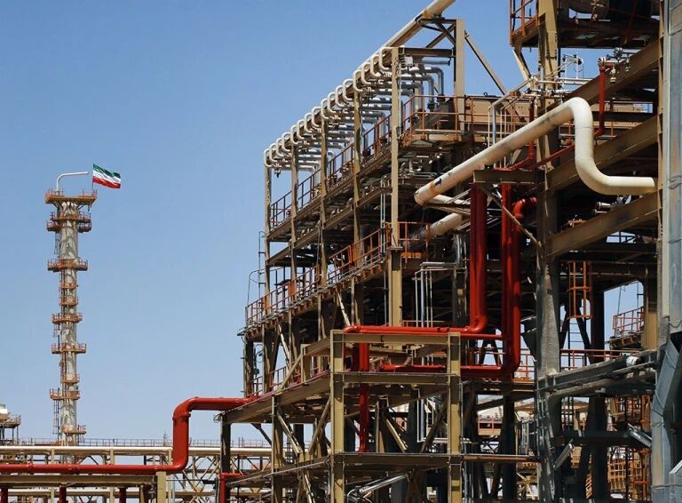 Iranian Refinery Equipped with Indigenized Control System to Go on Stream Soon