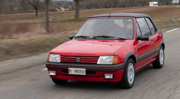 ۱۰ خودرو تاریخی که شرکت سازنده خود را نجات دادند