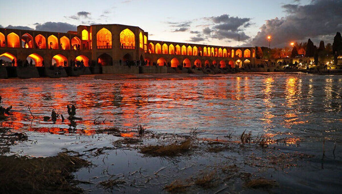 چشم اصفهان به زاینده‌رود روشن شد