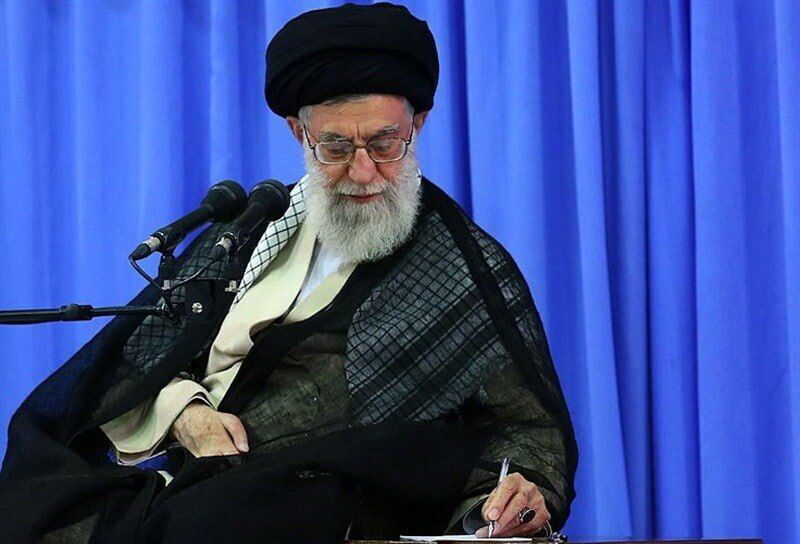 اقامه نماز رهبر انقلاب بر پیکر شهیدان حمله به کنسولگری ایران