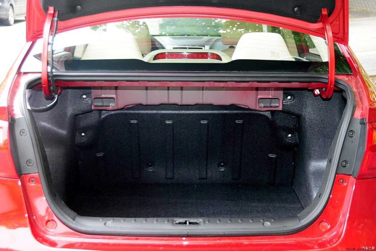 مقایسه ارزانترین سدانهای چینی بازار/ جک J ۴ یا فردا ۵۱۱؟   در حال تکمیل