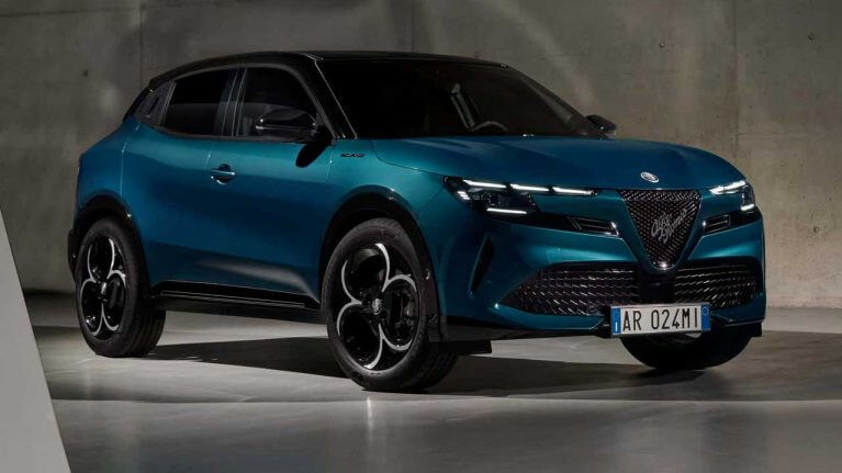 آلفارومئو میلانو معرفی شد؛ یک شاسی بلند جمع و جور و دوست داشتنی