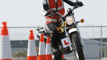 چه خبر از گواهینامه موتورسیکلت زنان؟
