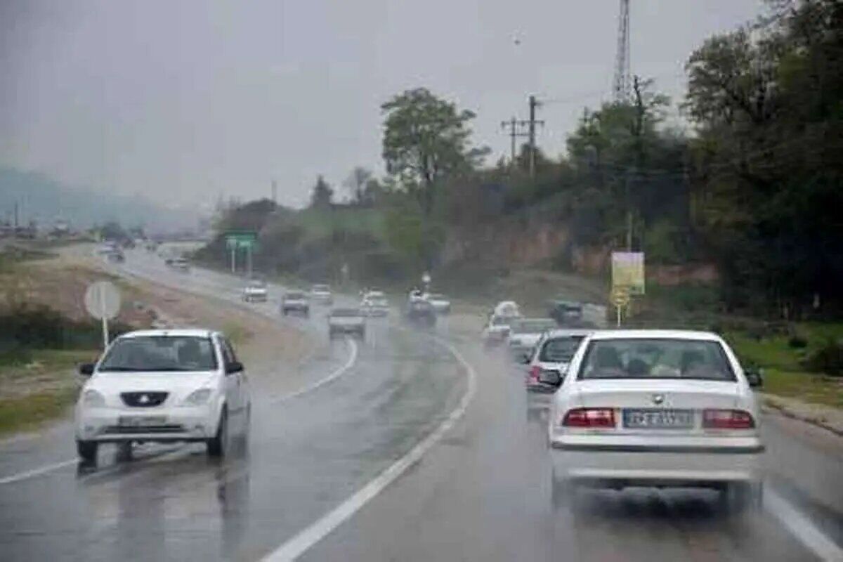 هشدار هواشناسی به رانندگان: جاده‌های ۱۱ استان بارانی است