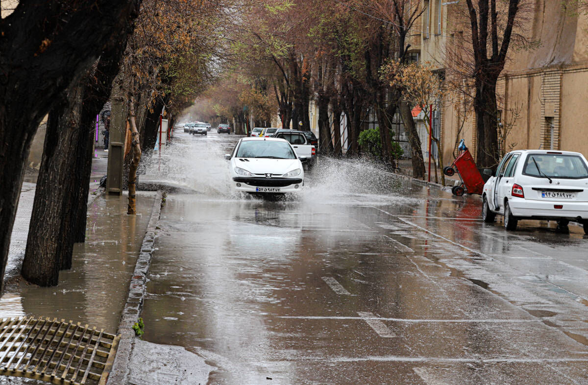 تداوم بارندگی در آذربایجان شرقی/ ارتفاعات برفی می‌شوند