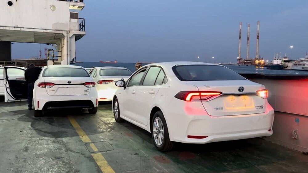 1st Shipment of Imported Hybrid Vehicles Arrives on Iran’s Qeshm Island