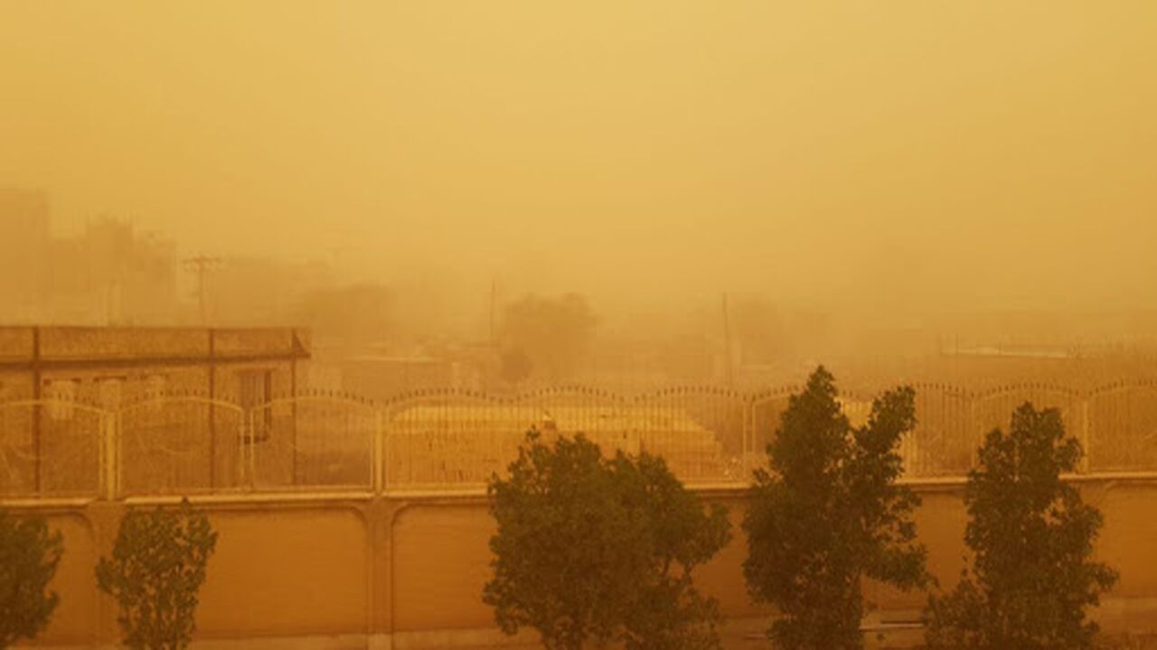 آسمان این شهر ایران خاکستری شد! + فیلم