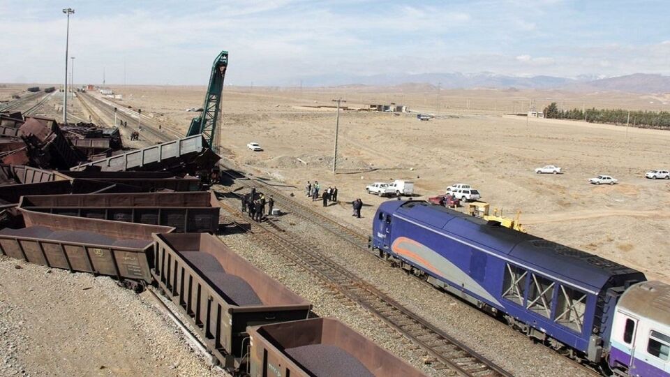 مسیر راه‌ آهن تهران - جنوب همچنان مسدود است