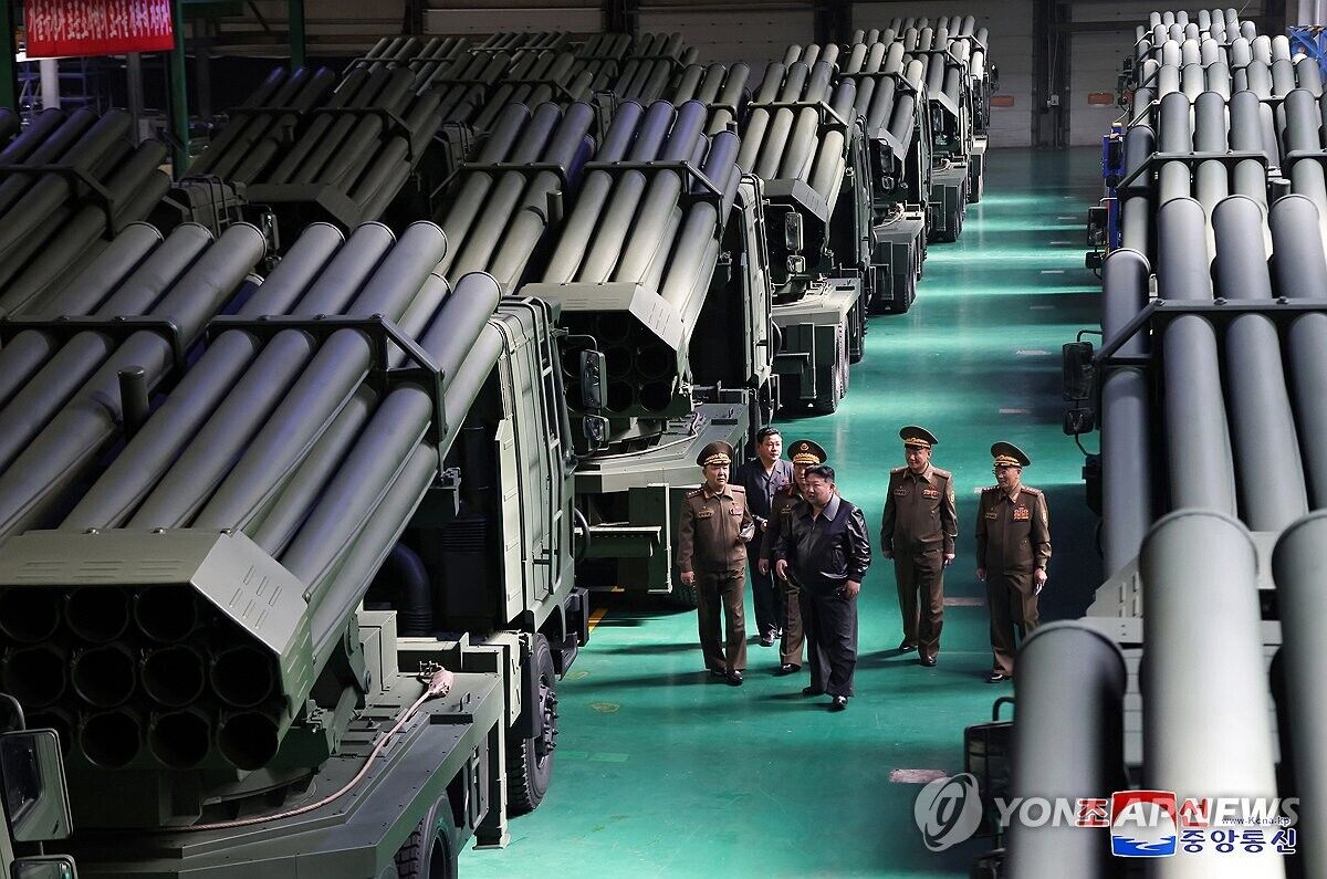 تصاویر جدید رهبر کرهشمالی در حال رانندگی و تیراندازی خبرساز شد!