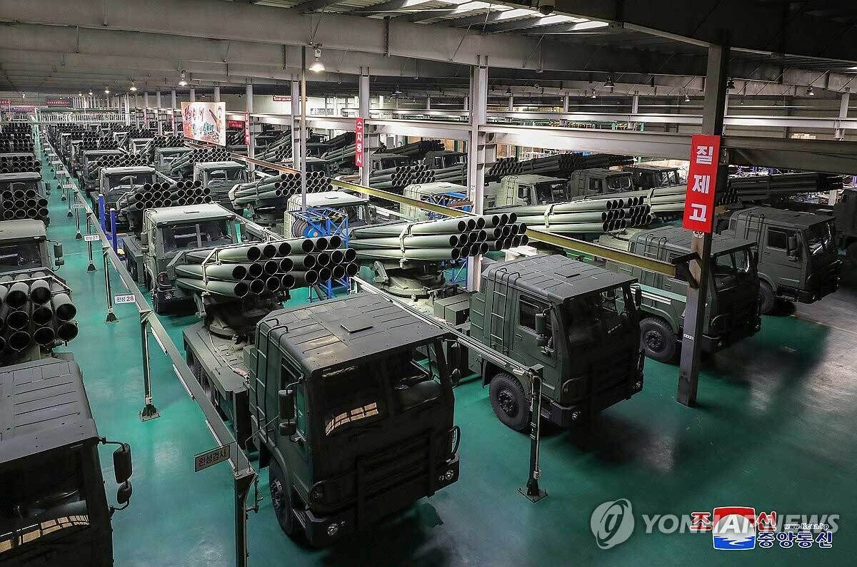 تصاویر جدید رهبر کرهشمالی در حال رانندگی و تیراندازی خبرساز شد!