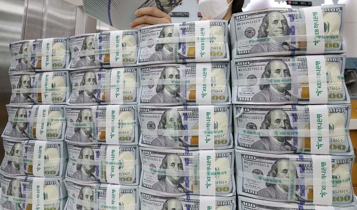 Iran’s Deposits with Foreign Banks Top $13 Billion: BIS