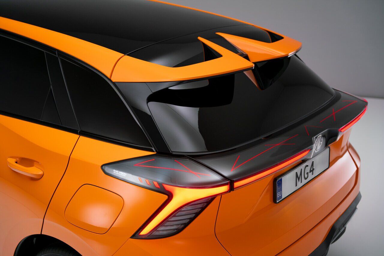 این خودرو پرفروش از اروپا راهی ایران میشود +عکس