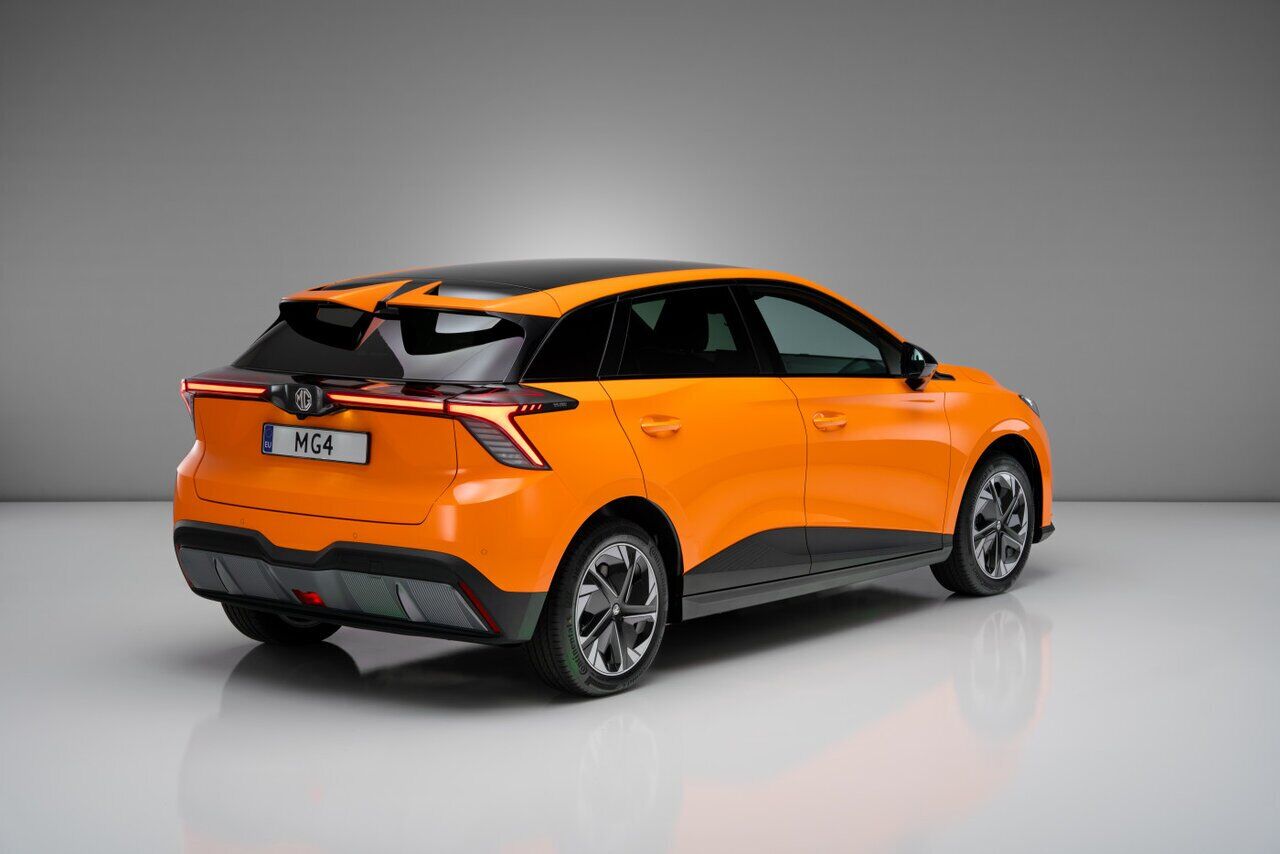 این خودرو پرفروش از اروپا راهی ایران میشود +عکس