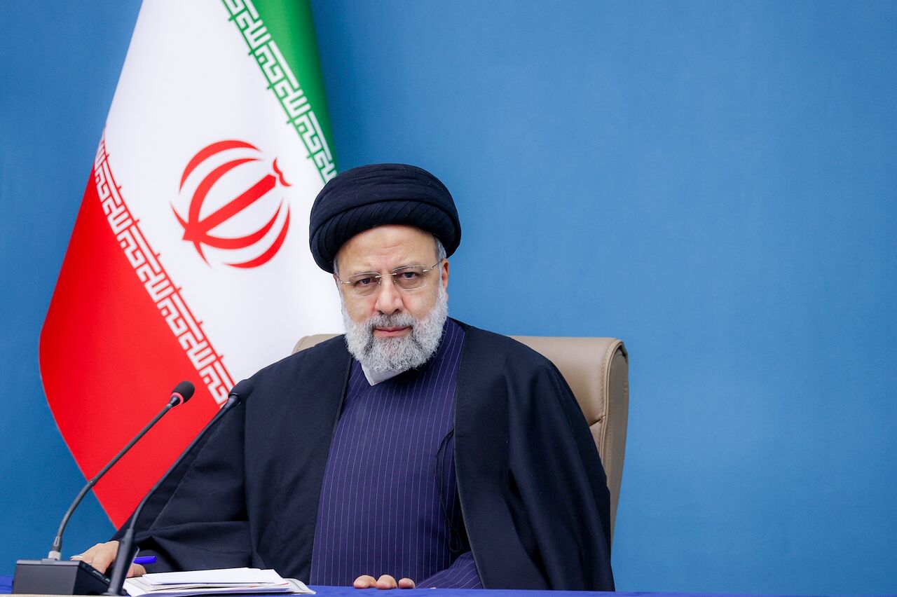 جایزه ویژه رییسی به خانوادهای با ۱۲ فرزند! + فیلم