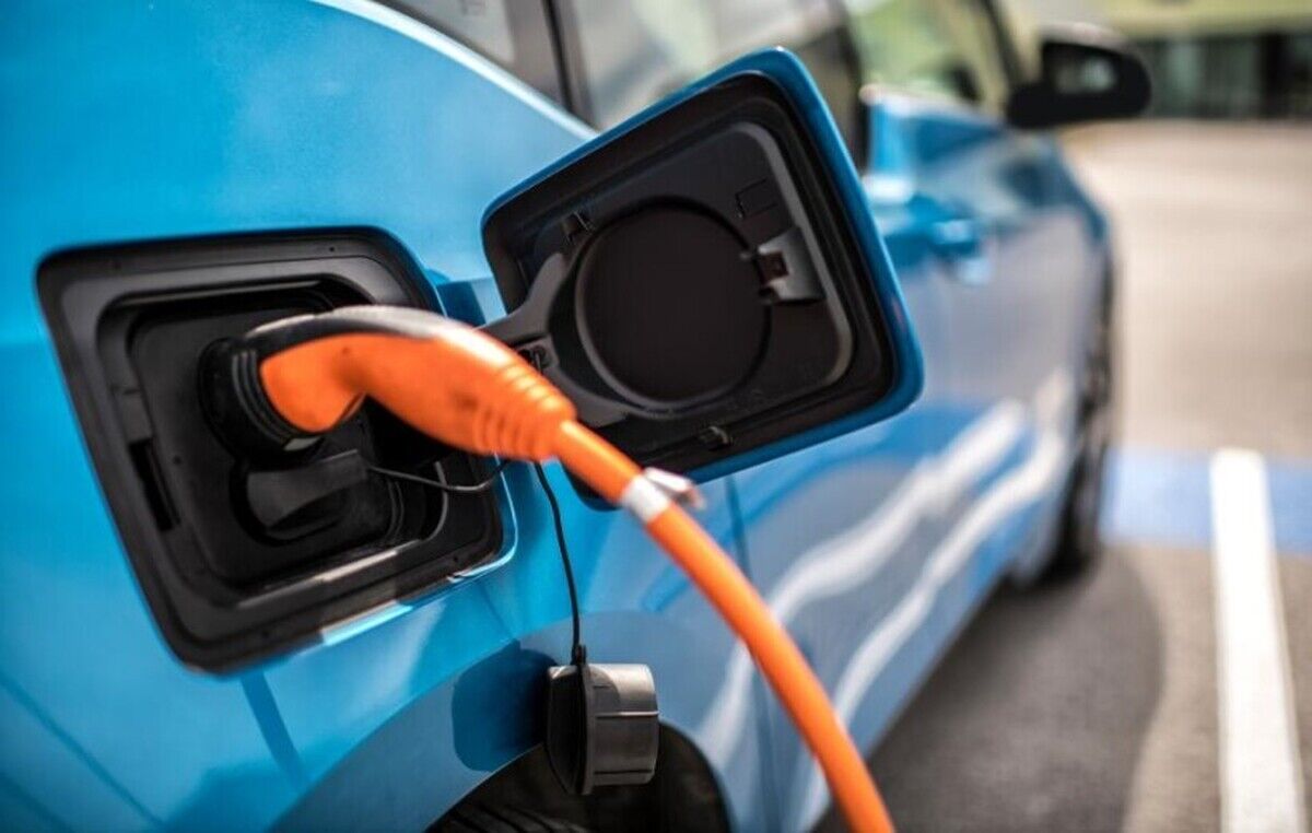 عرضه خودروی برقی ایرانخودرو به سال آینده موکول شد