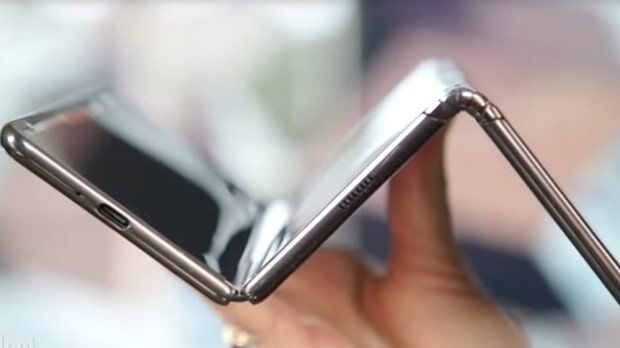 عجیب ترین گوشی تاشو جهان با سه نمایشگر، شاهکار جدید چین است