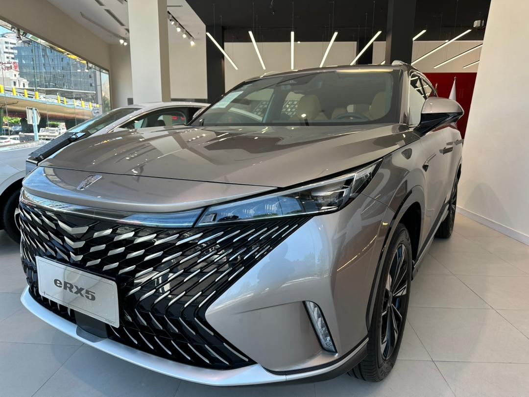 نگاهی به محصولات جدید ام جی در شوروم پارک وی