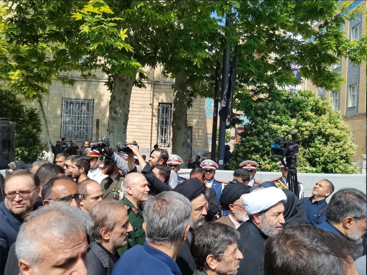 آغاز مراسم تشییع شهید امیرعبداللهیان در وزارت خارجه