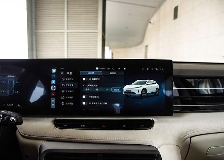 این شاسیبلند پرآپشن چینی از دنا پلاس اتوماتیک هم ارزانتر است! + عکس